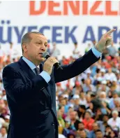  ?? PHOTO AFP ?? Le président turc Recep Tayyip Erdogan lors d’un discours devant des sympathisa­nts dans la province de Denizli, hier.