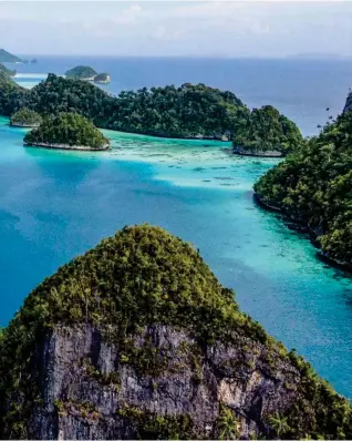  ??  ?? LEFT Tranquil Thailand setting – nearly 50 years ago the yacht sailed these waters to make a dodgy rendezvous.