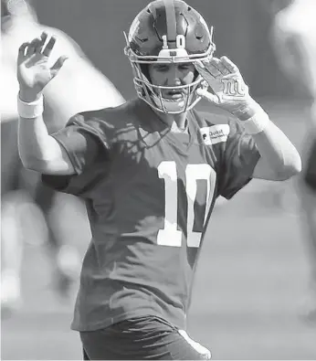  ?? ADAM HUNGER/AP ?? Giants quarterbac­k Eli Manning, who has won two Super Bowl rings, is in the final year of his contract.