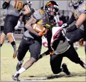  ?? YUMA SUN FILE PHOTO ?? ARIZONA WESTERN’S GREG BELL runs with the ball during an Oct. 30, 2016, game against Glendale. Bell is back this year as a sophomore after an All-American freshman campaign.