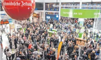  ?? FOTO: FELIX KÄSTLE ?? Mit der IBO Opening-Night ist die Frühjahrsm­esse eröffnet. Die Messe läuft bis Sonntag, 25. März. Sie findet in diesem Jahr zum 69. Mal statt und gilt als „Mutter aller Messen“der Stadt