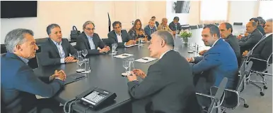  ?? PHOTOS: NA ?? President Mauricio Macri meets with executives from mining companies in March 2019.