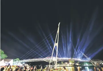  ??  ?? The elegantly lit Darul Hana Bridge during the launch.