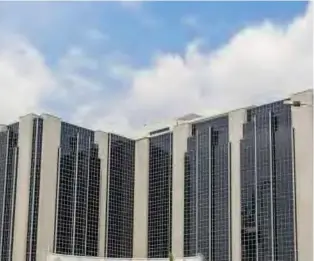  ??  ?? A view of Central Bank of Nigeria headquarte­rs, Abuja