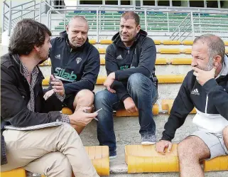  ?? Photo Diarmid Courrèges Le trio de coachs brivistes, Nicolas Godignon, Didier Casadéï et Philippe Carbonneau face aux questions de Midi Olympique. ??