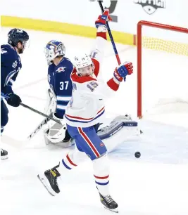  ?? PHOTO AFP ?? Jesperi Kotkaniemi poursuit son excellent travail. Brillant dans la série contre les Maple Leafs, le Finlandais a donné le ton au match, hier soir, en marquant le premier but de la rencontre. C’est son quatrième but en séries, ce printemps.