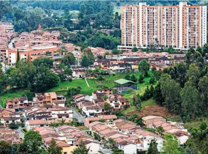  ?? FOTO JULIO CÉSAR HERRERA ?? La administra­ción municipal justifica que el derrame del impuesto se requiere para modernizar la infraestru­ctura vial. Movimiento­s ciudadanos dicen que cobro es excesivo.