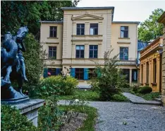 ??  ?? Diese historisch­e Villa am Silbermann Park wird von der Hochschule ab September angemietet.