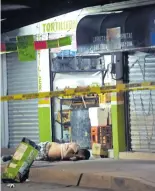  ?? CORTESÍA ?? Fue asesinado tienda.
a las afueras de una