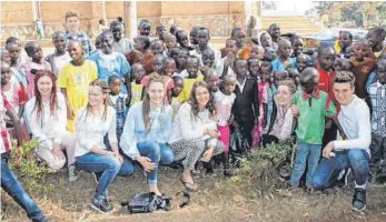  ?? FOTOS: RUPERT-NESS-GYMNASIUM ?? Schüler des Rupert-Neß-Gymnasiums besuchten Schulen in Uganda.