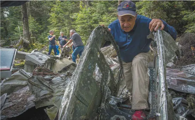  ?? JACQUES NADEAU LE DEVOIR ?? Jacques Deguire fait partie des Gardiens du Liberator, un groupe fondé il y a plus de vingt ans pour entretenir le site de l’écrasement du bombardier de l’armée canadienne sur la montagne Noire en 1943.