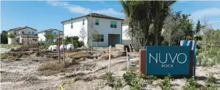  ?? ?? Nuvo Boca homes remain under constructi­on in Boca Raton on Jan. 31.