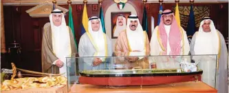  ??  ?? His Highness the Crown Prince Sheikh Nawaf Al-Ahmad Al-Jaber Al-Sabah meets with Oil Minister Essam Al-Marzouq, as well as oil officials Nizar Al-Adsani, Sheikh Talal Khaled Al-Ahmad Al-Sabah and Badr Nasser Al-Khashti.