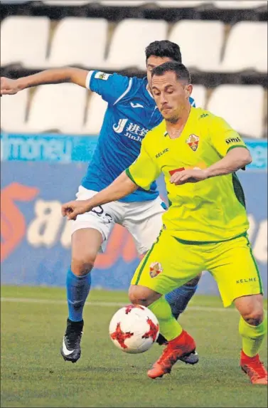  ??  ?? TABLAS. El Elche se adelantó pero Collantes y sus compañeros no supieron mantener la renta.