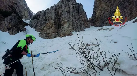  ??  ?? La Strada degli Eroi Roberto Trevellin è morto travolto da una slavina sulla Strada degli Eroi