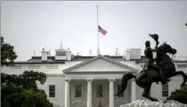  ?? Anna Moneymaker/ The New York Times ?? The American flag on top of the White House flies at half staff to honor victims of the mass shootings in El Paso, Texas, and Dayton, Ohio.