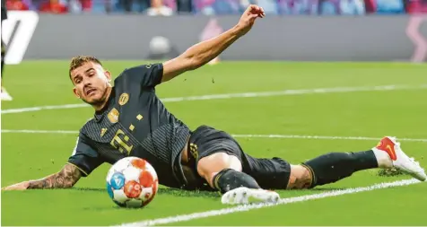  ?? Foto: Jan Woitas, dpa ?? Lucas Hernandez hat sich in seinem dritten Jahr in München einen Stammplatz erarbeitet. Den allerdings könnte er nun schon bald verlieren, falls er eine sechsmonat­ige Haft‰ strafe in Spanien antreten muss.