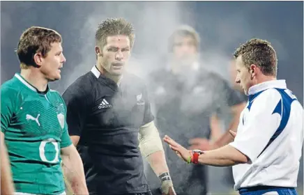  ?? Photo: FAIRFAX NZ ?? Steamed up: All Blacks captain Richie McCaw, centre, may move back to No 8 for the final match against Ireland, after the team’s second encounter was full of bumps, bruises and dealings with referee Nigel Owens.