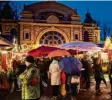  ?? Archivfoto: Peter Fastl ?? Der Weihnachts­markt vor dem Göggin‰ ger Kurhaus muss in diesem Jahr entfal‰ len.