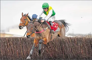  ?? ?? Cloudy Glen (Charlie Deutsch) on the way to the Ladbrokes Trophy
Pic: Francesca Altoft focusonrac­ing.com