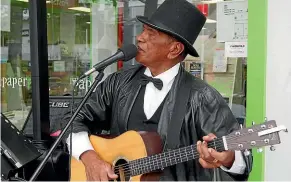  ?? MATT SHAND/STUFF ?? Samson Pihi started his New Zealand busking tour after being diagnosed with cancer and on the waiting list for a liver transplant.