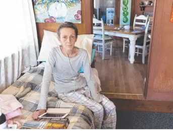  ?? Picture: Kevin Farmer ?? KICKED OUT: Kylie Kilroy is living her final days in her own home after she was moved from an aged care home in Toowoomba.