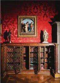  ?? (The New York Times/Lanna Apisukh) ?? A moveable bookcase at the Morgan Library & Museum, once the home of financier J. Pierpont Morgan, most likely concealed his stash of “naughty” volumes, said Jennifer Tonkovich, a Morgan curator.