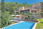  ??  ?? Knight scapes: One of the three castles near Knysna that have been sold for R28.5m by High Street Auctions.