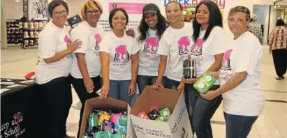  ?? Picture: SIPHOKAZI VUSO ?? CHANGING LIVES: The ‘Keep A Girl in School’ team at Vincent Shopping Mall collected more than 1000 sanitary pad donations at the weekend