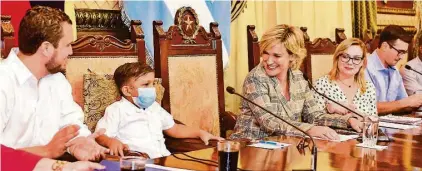  ?? CORTESÍA ?? ► Sergio, de siete años, cumplió su sueño de ser alcalde por un día durante la sesión de Concejo Municipal, ayer.