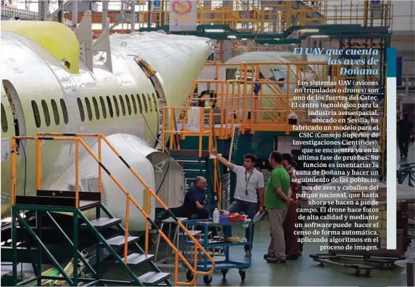  ?? JAVIER LÓPEZ Ó ?? Fuselaje de
un avión C295 en la factoría de Airbus de Tablada en
Sevilla