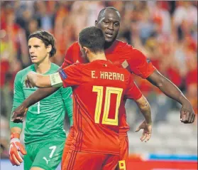  ?? FOTO: EFE ?? La celebració­n de Lukaku y Eden Hazard Bélgica, en cabeza de su grupo