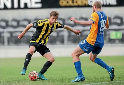  ?? PHOTO: PHOTOSPORT ?? Alex Rufer in a rare appearance for the Wellington Phoenix’s reserve team this season.