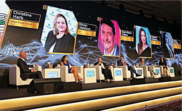  ?? AN photos by Zubiya Shaikh ?? Arab Women Forum 2022 hosted wide-ranging conversati­ons surroundin­g critical regional and global issues, featuring speakers such as the accomplish­ed Sky News reporter Arizh Mukhammed, bottom.