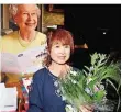  ?? FOTO: BECKER& BREDEL ?? Internatio­nal anziehend: Die Japanerin Juhko Murohashi war die 50 000. Besucherin der Queen-Ausstellun­g.