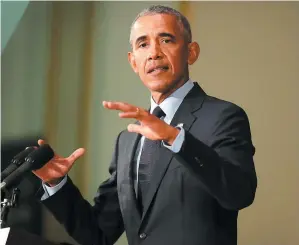  ?? PHOTO AFP ?? Barack Obama s’adressait hier à des étudiants de l’université de l’illinois où il a accepté le prix Paul H. Douglas pour l’éthique au gouverneme­nt.