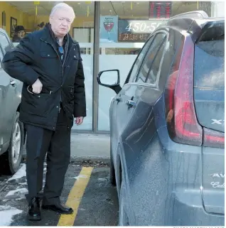  ?? PHOTO MARTIN ALARIE ?? L’ex-maire de Laval, Gilles Vaillancou­rt, à sa sortie du restaurant Jardin Panda, hier, alors qu’il profitera de sa liberté conditionn­elle dès lundi.