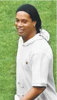  ??  ?? Ronaldinho ha cumplido su arresto domiciliar­io en un lujoso hotel de Paraguay.