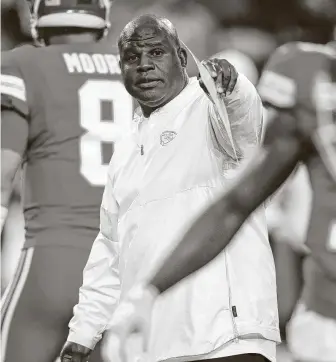  ?? David Eulitt / Getty Images ?? The Texans interviewe­d Chiefs offensive coordinato­r Eric Bieniemy on Monday. The Chiefs are the defending Super Bowl champs and are playing in their third straight AFC title game.