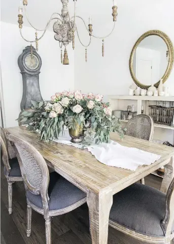  ?? PHOTOS: SO MUCH BETTER WITH AGE ?? A dining room designed by Jamie Lundstrom. “The French just know how to do any style well, whether it’s fashion or home décor. I love their architectu­re and ornate detailing,” says Lundstrom, left, author of French Vintage Décor: Easy and Elegant DIY Projects for Any Home.