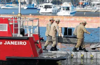  ?? DOMINGOS PEIXOTO/A GÊNCIA O GLOBO ?? Resgate. Disputa entre Terceiro Comando Puro e Comando Vermelho iniciou os tiroteios