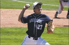  ?? Pete Paguaga / Hearst Connecticu­t Media ?? Staples pitcher Chad Knight, seen here in 2019, is playing for the Manchester Eagles in the CCBL this summer.