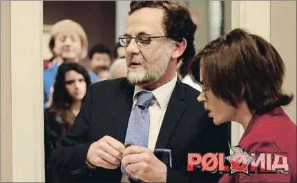  ?? TV3 ?? Els imitadors de Rajoy i Sáenz de Santamaría protagonit­zen un dels gags que Polònia emet aquesta nit