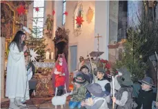  ?? FOTO: WIEDENHÖFE­R ?? Mit einem Weihnachts­musical begeistert­en die Kinder an Heiligaben­d in Jagstzell.