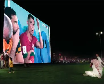  ?? ?? Der er flere storskærms- arrangemen­ter i Doha her ved VM- slutrunden.