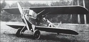  ?? DR ?? Ce premier chasseur de Claude Dornier, très prometteur, était de constructi­on monocoque entièremen­t métallique, mais perdit une partie de sa voilure en vol lors d’essais durant l’été 1918.