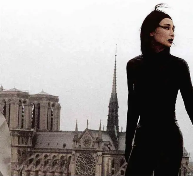  ?? Divulgação ?? A atriz Maggie Cheung em ‘Irma Vep’, filme de 1996 de Olivier Assayas