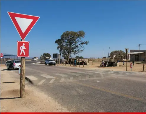  ??  ?? The community of Ga-Maphalle in the Bolobedu area just outside Modjadjisk­loof in the Greater Letaba Municipali­ty will also benefit from a tarred road, D3205 that connects with the main road R81 on the southwest and D3820 from Blinkwater to Babangu northeastw­ards to R578 and Giyani.