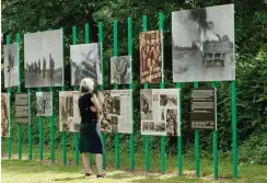  ?? Foto: dotgain ?? Vor der Schändung: die Gerda Taro-Ausstellun­g in Leipzig