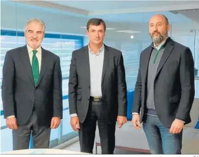  ?? M. G. ?? José Joaquín Martínez Sieso, Clemente Fernández y José Alfonso Murat Moreno, candidatos de Abengoshar­es.